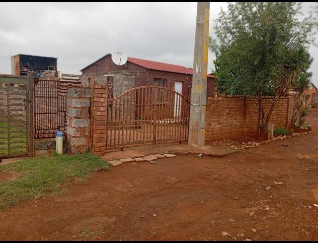 2 BEDROOM HOUSE FOR SALE IN PALM RIDGE EXT 2